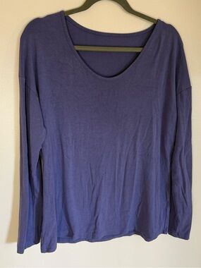 Womens L Purple soft Long Sleeved Shirt with Scoop Neck: Casual Comfort